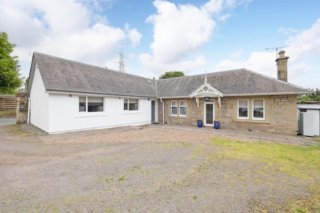 Two Bedroom Country Cottage With Parking Musselburgh Bagian luar foto