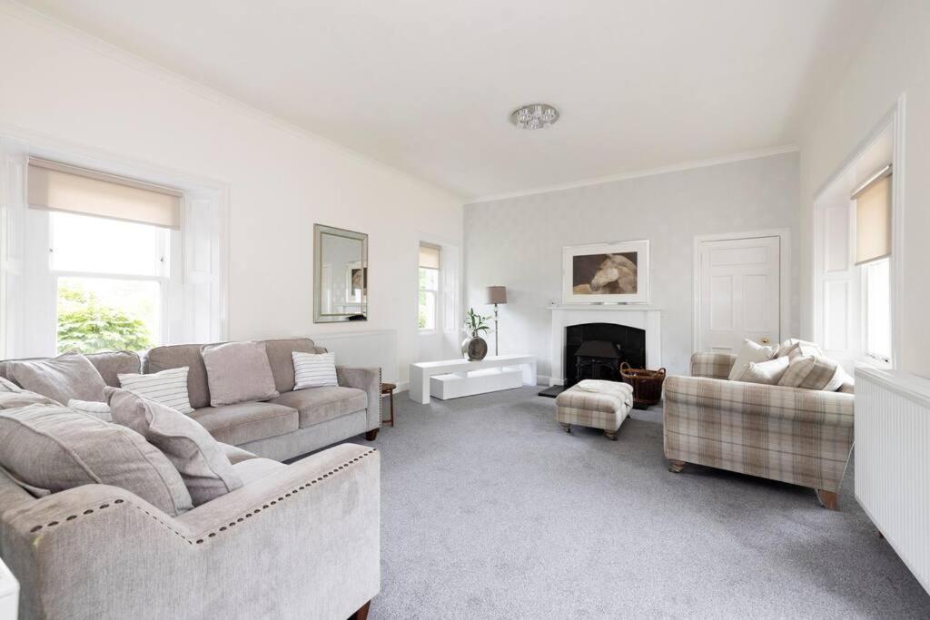 Two Bedroom Country Cottage With Parking Musselburgh Bagian luar foto